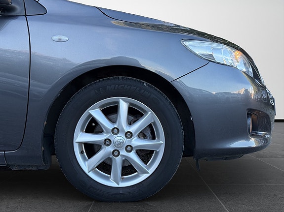 Toyota Corolla 9 of 30