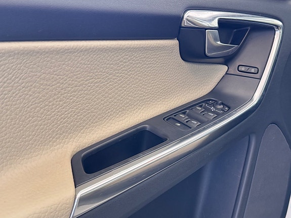 Volvo XC60 25 of 27