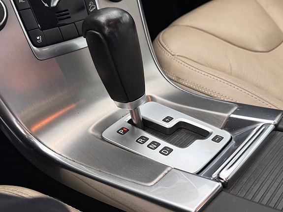 Volvo XC60 23 of 27