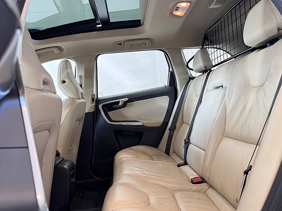 Volvo XC60 16 of 27