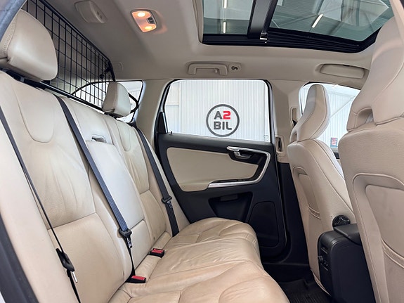 Volvo XC60 17 of 27