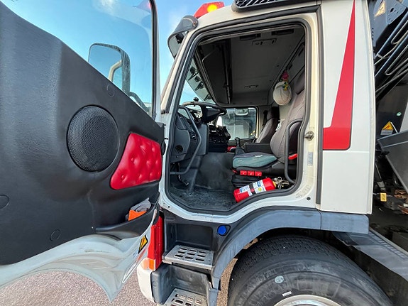 Volvo FM7 Brädgårdsbil med kran 8 of 12