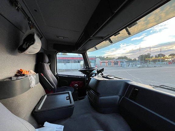 Volvo FM7 Brädgårdsbil med kran 9 of 12