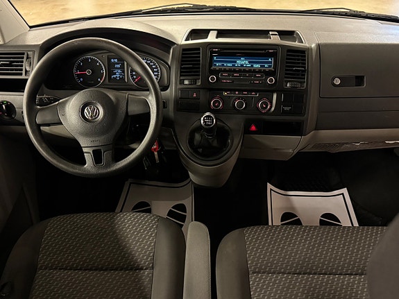 Volkswagen Caravelle 27 of 28