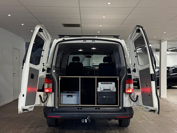Volkswagen Caravelle 11 of 28