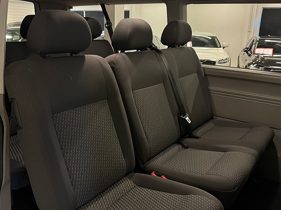Volkswagen Caravelle 21 of 28
