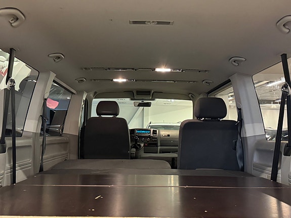 Volkswagen Caravelle 14 of 28