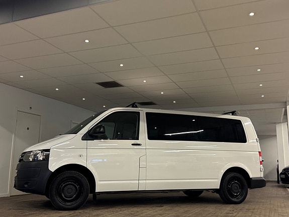 Volkswagen Caravelle 4 of 28