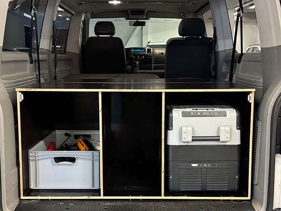 Volkswagen Caravelle 12 of 28