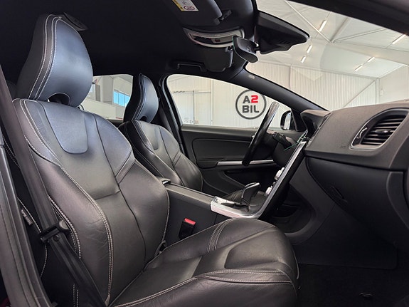 Volvo V60 14 of 27