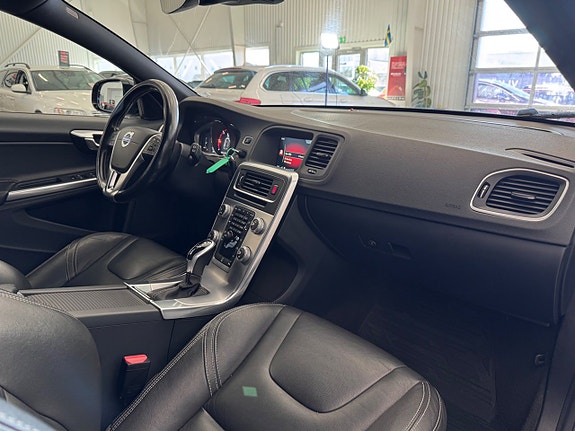 Volvo V60 12 of 27