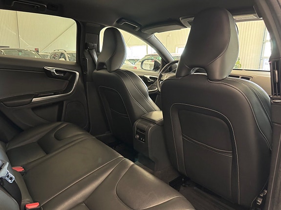 Volvo V60 16 of 27
