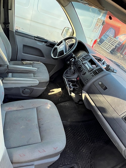 Volkswagen Transporter 4 of 5