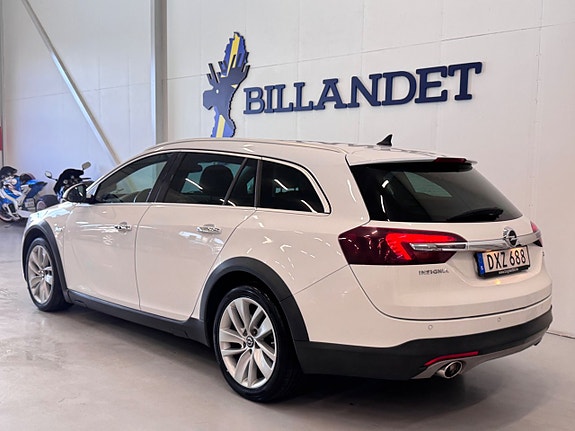 Opel Insignia Country Tourer 4 of 26