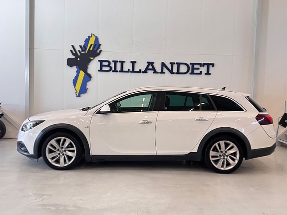 Opel Insignia Country Tourer 3 of 26