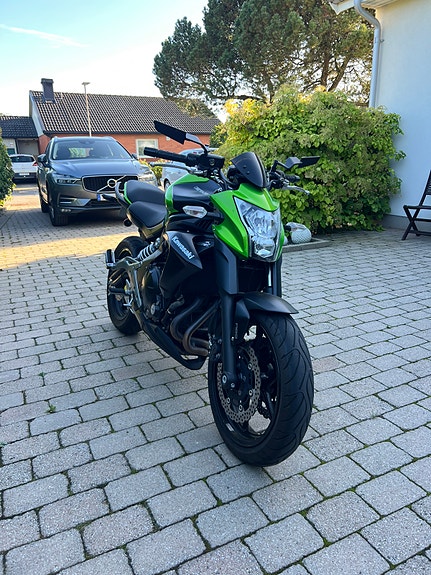 Kawasaki Ninja ER-6n 2 of 5