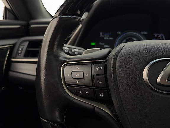Lexus ES300h 18 of 29