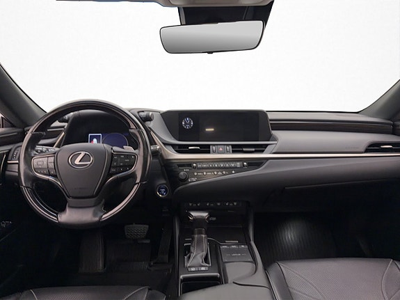 Lexus ES300h 15 of 29