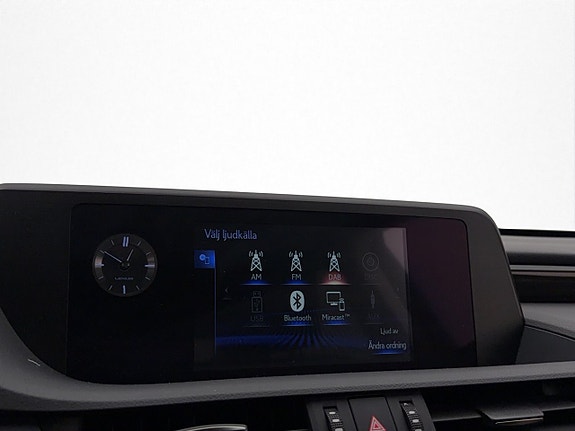 Lexus ES300h 22 of 29