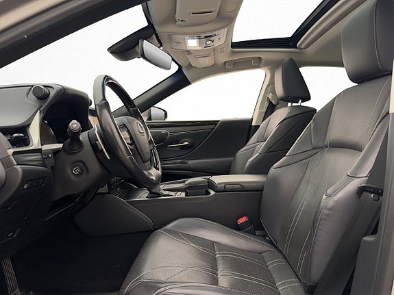 Lexus ES300h 9 of 29