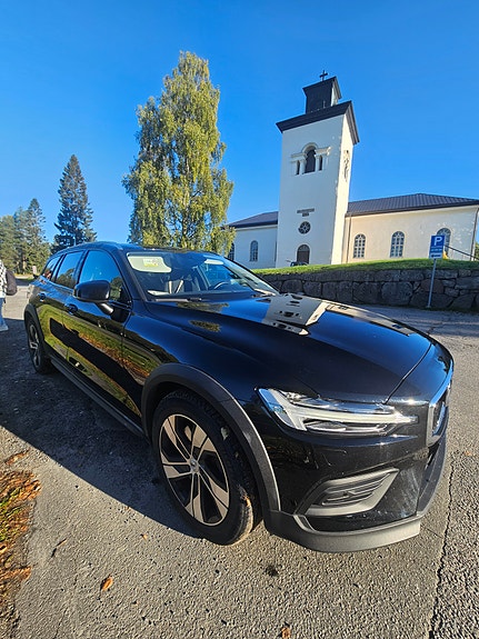 Volvo V60 Cross Country 9 of 11