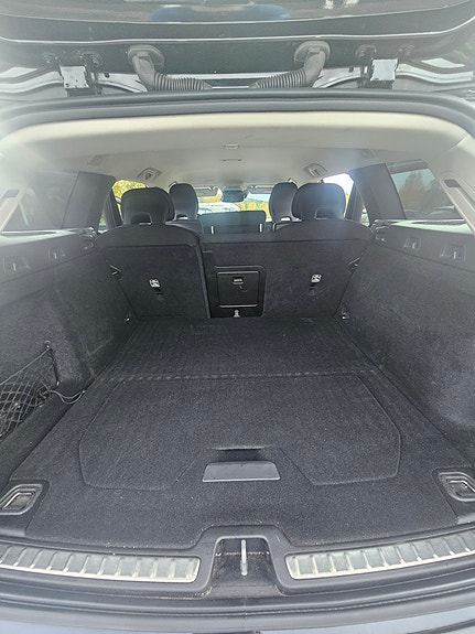 Volvo V60 Cross Country 2 of 11
