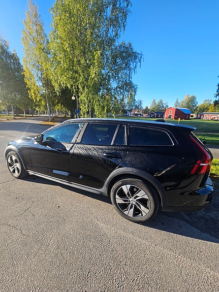 Volvo V60 Cross Country 11 of 11