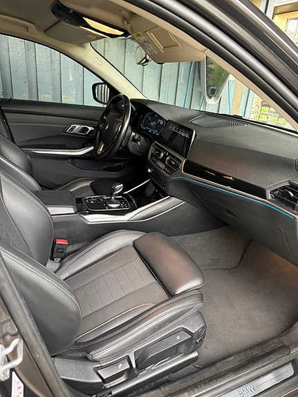 BMW 330e 8 of 12