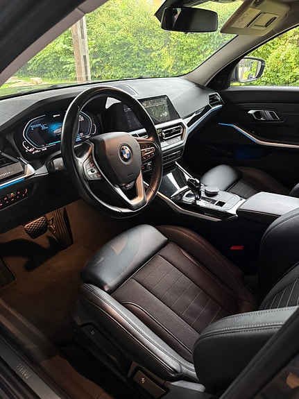 BMW 330e 9 of 12
