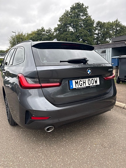 BMW 330e 5 of 12