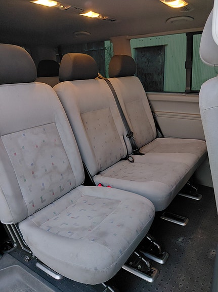 Volkswagen Caravelle 7 of 10