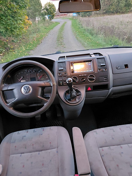 Volkswagen Caravelle 9 of 10