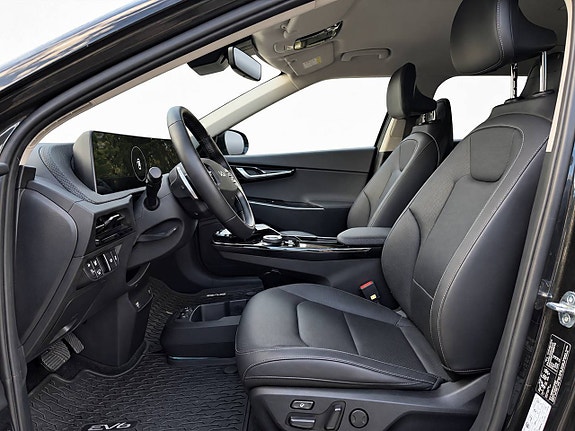Kia EV6 8 of 14
