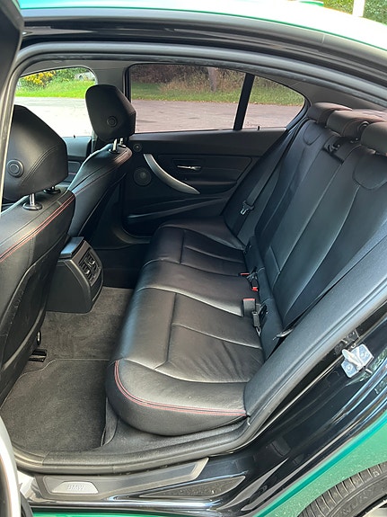 BMW 328i 11 of 13