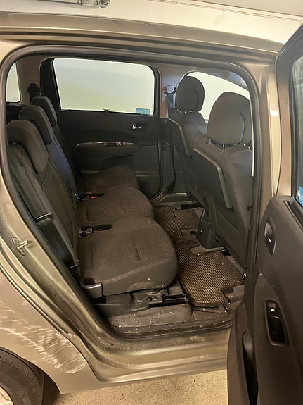 Peugeot 5008 9 of 13
