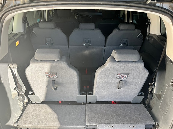 Peugeot 5008 10 of 13