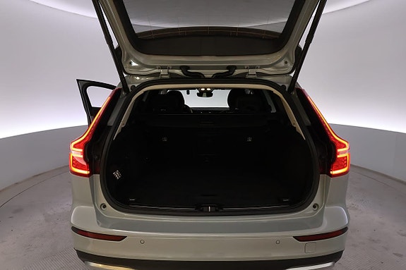 Volvo V60 Cross Country 13 of 15