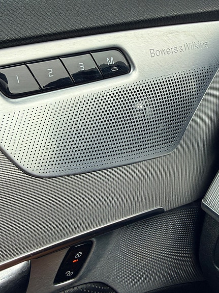 Volvo XC90 17 of 17