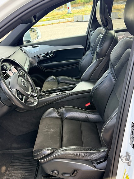 Volvo XC90 9 of 17