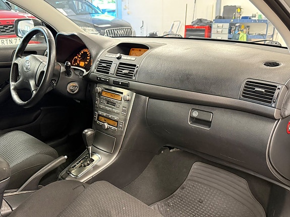 Toyota Avensis 17 of 25