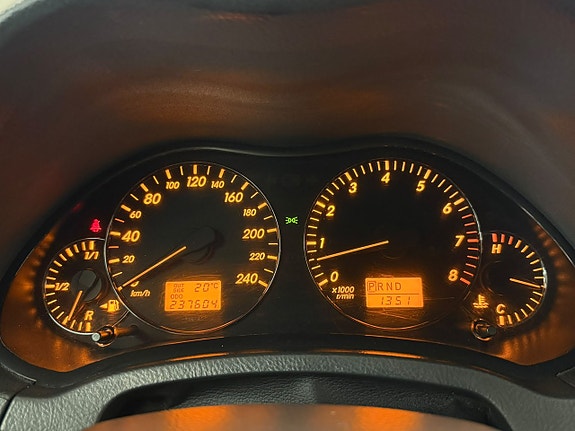 Toyota Avensis 23 of 25