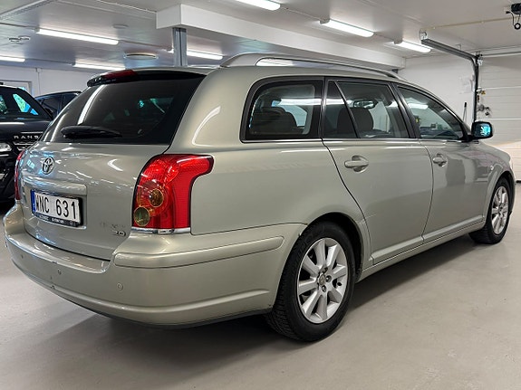 Toyota Avensis 8 of 25