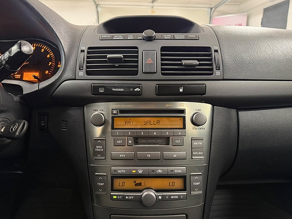 Toyota Avensis 20 of 25