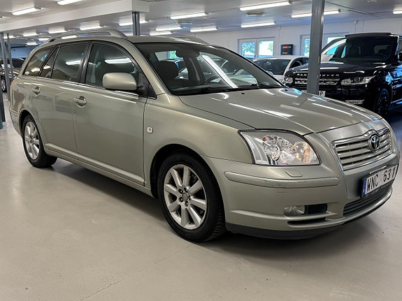 Toyota Avensis 10 of 25