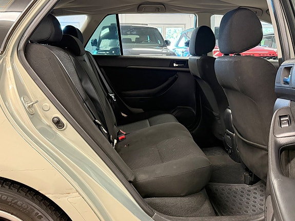 Toyota Avensis 15 of 25