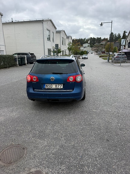 Volkswagen Passat 2 of 6