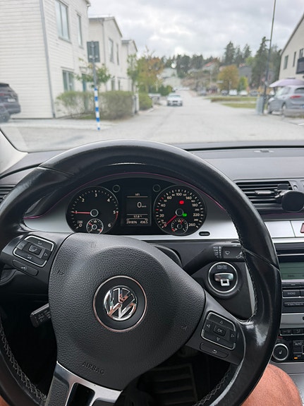 Volkswagen Passat 5 of 6