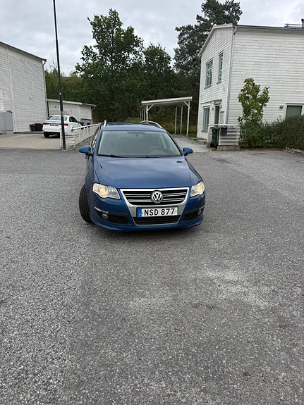 Volkswagen Passat 4 of 6