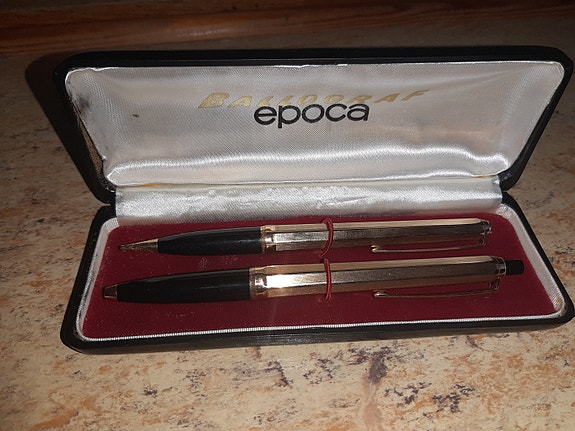 Product image 1 of 2