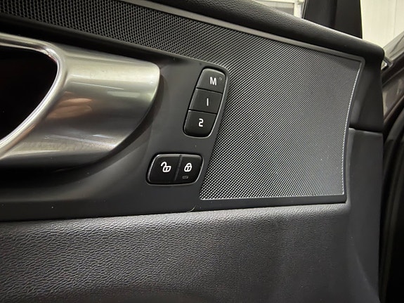 Volvo XC60 17 of 22